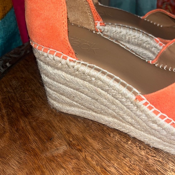 NWT Nordstrom Rack Orange Raffia Wedges Size 6 - Picture 3 of 4